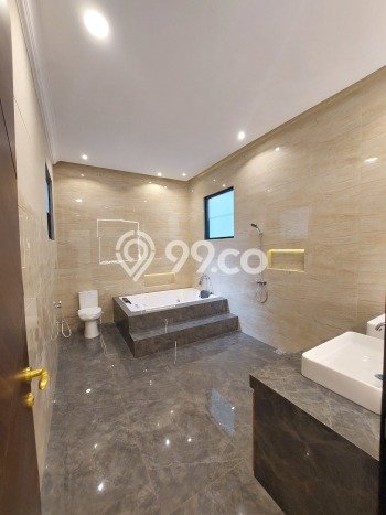 Ready to Use! Premium House LT 313m2 Desain Modern di Tomang Ready to Use! Premium House LT 313m2 Desain Modern di Tomang