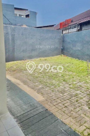 Rumah Luas Asri 3 KT Siap Pakai di Bintaro Tangerang Selatan Rumah Luas Asri 3 KT Siap Pakai di Bintaro Tangerang Selatan