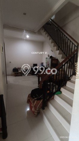 Hunian Nyaman Asri 4 KT Siap Huni di Bintaro Tangerang Selatan Hunian Nyaman Asri 4 KT Siap Huni di Bintaro Tangerang Selatan