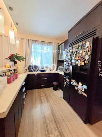 Rumah Luxury Modern Tanpa Renovasi di BSD City Tangerang Rumah Luxury Modern Tanpa Renovasi di BSD City Tangerang