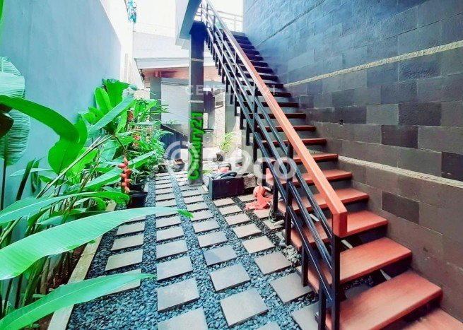 For Sale! Luxury House LT 250m2 Desain Elegan di Sektor 7-Bintaro For Sale! Luxury House LT 250m2 Desain Elegan di Sektor 7-Bintaro