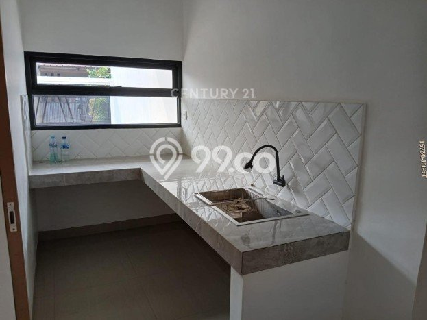 Rumah Strategis Minimalis Lb 230m2 di Ciputat, Tangerang Selatan Rumah Strategis Minimalis Lb 230m2 di Ciputat, Tangerang Selatan