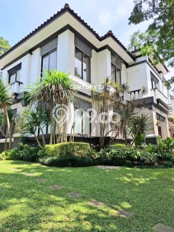 Rumah Luxury Modern Tanpa Renovasi di BSD City Tangerang Rumah Luxury Modern Tanpa Renovasi di BSD City Tangerang