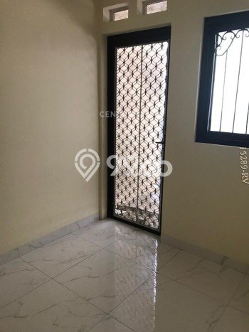 Rumah Luxury Modern Tanpa Renovasi di Bintaro Tangerang Selatan Rumah Luxury Modern Tanpa Renovasi di Bintaro Tangerang Selatan