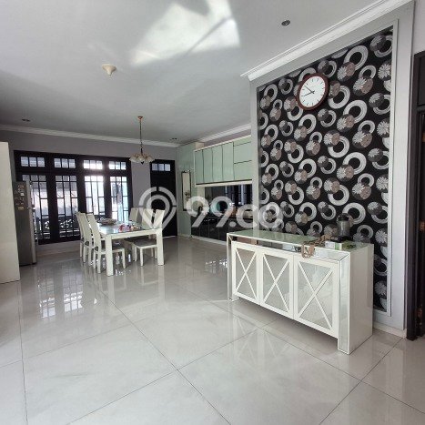 Jual Rumah Mewah Megah Dengan View Cantik di Pakuwon Indah, Surabaya Jual Rumah Mewah Megah Dengan View Cantik di Pakuwon Indah, Surabaya