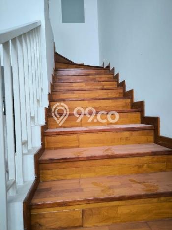JUAL CEPAT! Rumah Siap Huni Area Strategis Wiyung, LT 166m2m² Bangunan 180m2m² JUAL CEPAT! Rumah Siap Huni Area Strategis Wiyung, LT 166m2m² Bangunan 180m2m²