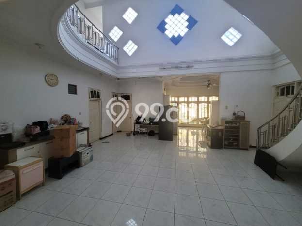 Rumah Mewah LB 717m2 Siap Huni Desain Elegan di Dharma Husada, Surabaya Rumah Mewah LB 717m2 Siap Huni Desain Elegan di Dharma Husada, Surabaya