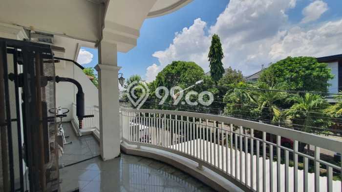 HUNIAN BERKELAS! Rumah Exclusive Rungkut, Surabaya, Luas Tanah 300m2m² Luas Bangunan 550m2m² HUNIAN BERKELAS! Rumah Exclusive Rungkut, Surabaya, Luas Tanah 300m2m² Luas Bangunan 550m2m²