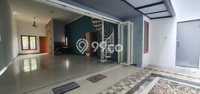 Dijual Cepat Rumah Favorit Siap Huni LB 150m2 di Rungkut, Surabaya Dijual Cepat Rumah Favorit Siap Huni LB 150m2 di Rungkut, Surabaya