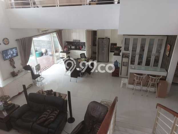 Rumah Eksklusif Siap Huni LT 375m2 di Wiyung, Surabaya Rumah Eksklusif Siap Huni LT 375m2 di Wiyung, Surabaya