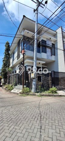 Rumah Modern 3 Kamar LT 72m2 di Mulyosari Rumah Modern 3 Kamar LT 72m2 di Mulyosari