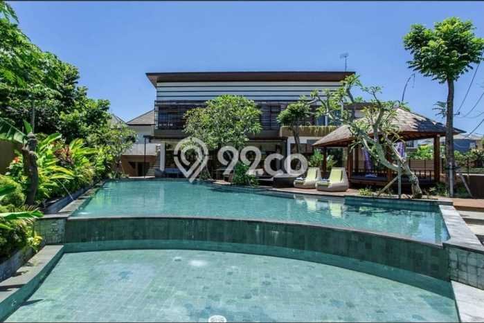 HARGA TERBAIK! Vila di , Luas 215m2m², Lokasi Strategis HARGA TERBAIK! Vila di , Luas 215m2m², Lokasi Strategis