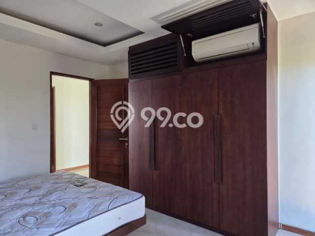 HARGA TERBAIK! Vila di , Luas 215m2m², Lokasi Strategis HARGA TERBAIK! Vila di , Luas 215m2m², Lokasi Strategis