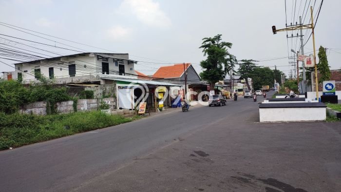 Kavling Tanah Lokasi Strategis di Menganti, Gresik Disewakan 2168m2 Kavling Tanah Lokasi Strategis di Menganti, Gresik Disewakan 2168m2