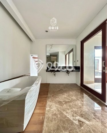 Rumah Elit Modern Siap Huni di Pondok Indah Jakarta Selatan Rumah Elit Modern Siap Huni di Pondok Indah Jakarta Selatan