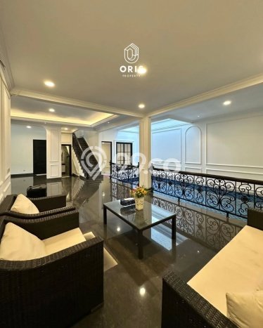 Rumah Elit LB 410m2 Siap Pakai Desain Elegan di Sektor 7-Bintaro, Tangerang Selatan Rumah Elit LB 410m2 Siap Pakai Desain Elegan di Sektor 7-Bintaro, Tangerang Selatan