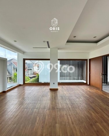 Rumah Mewah LB 100m2 Siap Pakai Desain Elegan di Pondok Indah, Jakarta Selatan Rumah Mewah LB 100m2 Siap Pakai Desain Elegan di Pondok Indah, Jakarta Selatan