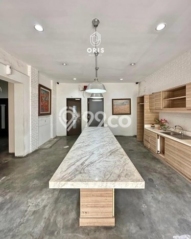 For Sale! Premium House LT 588m2 Desain Elegan di Senopati For Sale! Premium House LT 588m2 Desain Elegan di Senopati