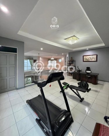 Siap Huni Rumah Mewah 4 Kamar di Kebayoran Lama Dekat ke Mana Saja Siap Huni Rumah Mewah 4 Kamar di Kebayoran Lama Dekat ke Mana Saja