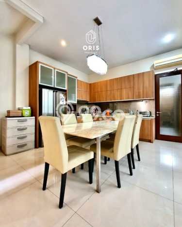 Rumah Elit Modern Tanpa Renovasi di Pondok Indah Jakarta Selatan Rumah Elit Modern Tanpa Renovasi di Pondok Indah Jakarta Selatan