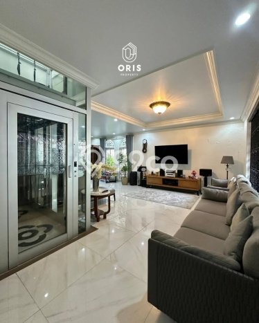 For Sale! Luxury House LT 1162m2 Desain Elegan di Cipete For Sale! Luxury House LT 1162m2 Desain Elegan di Cipete