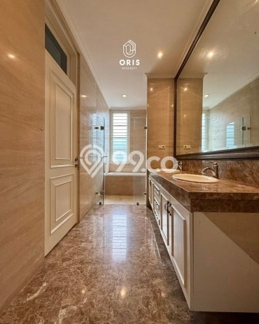 Rumah Luxury Modern Tanpa Renovasi di Pondok Indah Jakarta Selatan Rumah Luxury Modern Tanpa Renovasi di Pondok Indah Jakarta Selatan