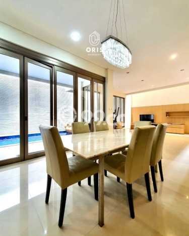 Rumah Elit Modern Tanpa Renovasi di Pondok Indah Jakarta Selatan Rumah Elit Modern Tanpa Renovasi di Pondok Indah Jakarta Selatan
