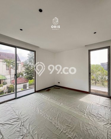 Rumah Mewah LB 352m2 Siap Huni Desain Elegan di Pondok Indah, Jakarta Selatan Rumah Mewah LB 352m2 Siap Huni Desain Elegan di Pondok Indah, Jakarta Selatan