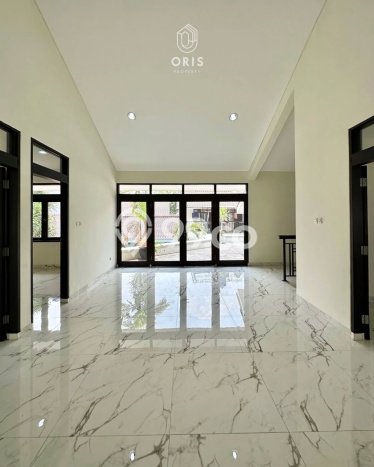 Siap Huni Hunian Elit 5 Kamar di Menteng Dekat ke Mana Saja Siap Huni Hunian Elit 5 Kamar di Menteng Dekat ke Mana Saja