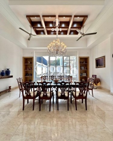 Dijual Rumah Mewah Megah Dengan View Eksklusif di Lebak Bulus, Jakarta Selatan Dijual Rumah Mewah Megah Dengan View Eksklusif di Lebak Bulus, Jakarta Selatan
