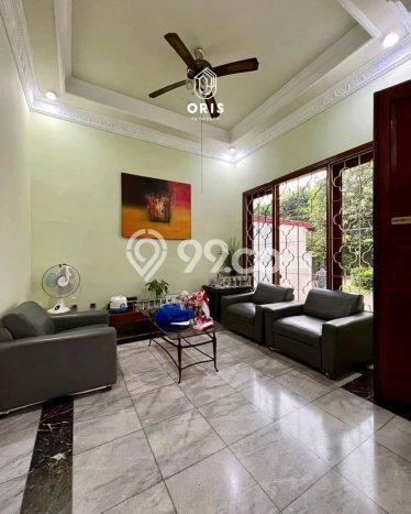 Ready to Use! Luxury House LT 312m2 Desain Elegan di Senopati Ready to Use! Luxury House LT 312m2 Desain Elegan di Senopati