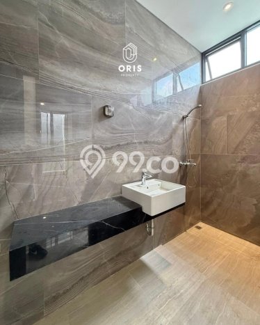 Rumah Elit Modern Siap Huni di Lebak Bulus Jakarta Selatan Rumah Elit Modern Siap Huni di Lebak Bulus Jakarta Selatan