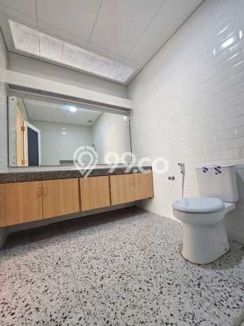 Ready to Use! Luxury House LT 200m2 Desain Modern di Pondok Indah Ready to Use! Luxury House LT 200m2 Desain Modern di Pondok Indah