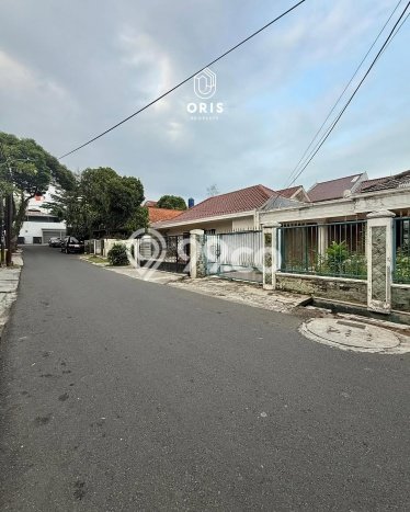 Rumah Premium di Jakarta Selatan Strategis Kondisi Terawat Rumah Premium di Jakarta Selatan Strategis Kondisi Terawat