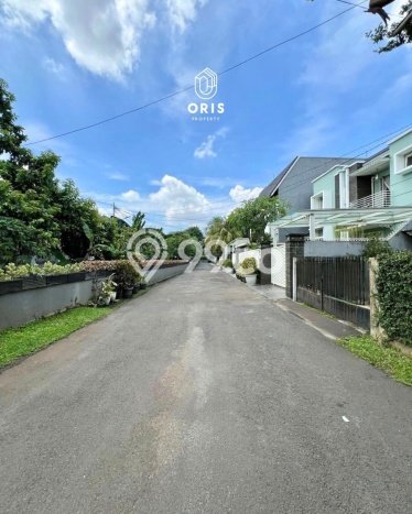 Rumah Luxury di Jakarta Selatan Strategis Kondisi Baik Rumah Luxury di Jakarta Selatan Strategis Kondisi Baik