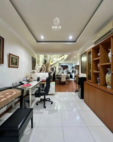 Rumah Luxury Modern Siap Huni di Pondok Indah Jakarta Selatan Rumah Luxury Modern Siap Huni di Pondok Indah Jakarta Selatan