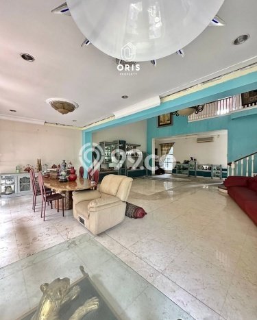 Rumah Luxury Modern Tanpa Renovasi di Pondok Indah Jakarta Selatan Rumah Luxury Modern Tanpa Renovasi di Pondok Indah Jakarta Selatan