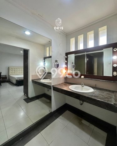 Ready to Use! Luxury House LT 160m2 Desain Elegan di Pondok Indah Ready to Use! Luxury House LT 160m2 Desain Elegan di Pondok Indah