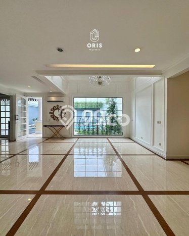 Hunian Kondisi Baik Disewakan di Pondok Indah, Jakarta Selatan LT 422m2, LB 650m2 Hunian Kondisi Baik Disewakan di Pondok Indah, Jakarta Selatan LT 422m2, LB 650m2