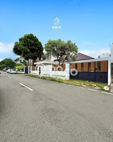 Siap Huni Rumah Mewah 4 Kamar di Menteng Dekat ke Mana Pun Siap Huni Rumah Mewah 4 Kamar di Menteng Dekat ke Mana Pun