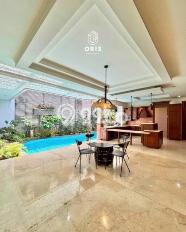 Rumah Luxury Modern Tanpa Renovasi di Senopati Jakarta Selatan Rumah Luxury Modern Tanpa Renovasi di Senopati Jakarta Selatan