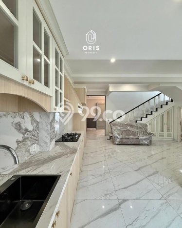 Rumah Luxury Modern Siap Huni di Kuningan Jakarta Selatan Rumah Luxury Modern Siap Huni di Kuningan Jakarta Selatan