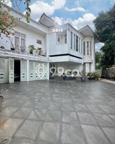Ready to Use! Luxury House LT 1000m2 Desain Modern di Kemang Ready to Use! Luxury House LT 1000m2 Desain Modern di Kemang