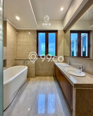 Dijual Rumah Luas Megah Dengan View Cantik di Kuningan, Jakarta Selatan Dijual Rumah Luas Megah Dengan View Cantik di Kuningan, Jakarta Selatan