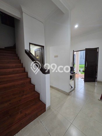 Rumah Eksklusif Dijual LT 183m2 di Ciputat Timur, Tangerang Selatan Rumah Eksklusif Dijual LT 183m2 di Ciputat Timur, Tangerang Selatan