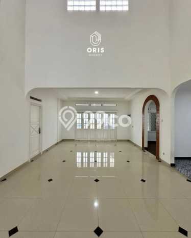 Rumah Luxury Modern Siap Huni di Bintaro Tangerang Selatan Rumah Luxury Modern Siap Huni di Bintaro Tangerang Selatan