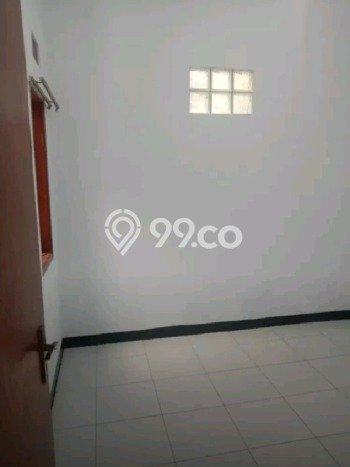 Disewakan! Rumah 2 Kamar Tidur &
1 Kamar Mandi di Taman Kopo Indah, Bandung Disewakan! Rumah 2 Kamar Tidur &
1 Kamar Mandi di Taman Kopo Indah, Bandung