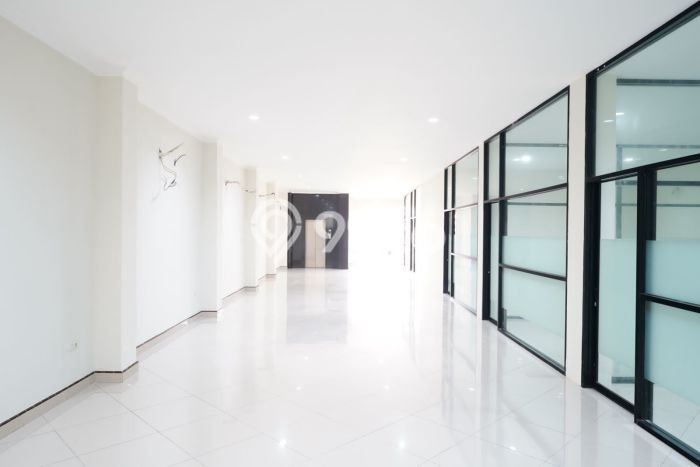 Unit Kantor Dijual di Cilandak Jakarta Selatan Luas Tanah 500m2, Luas Bangunan 578m2 Unit Kantor Dijual di Cilandak Jakarta Selatan Luas Tanah 500m2, Luas Bangunan 578m2