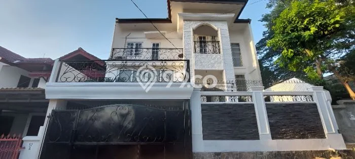 Lokasi terbaik! Rumah siap pakai dikontrakkan di Jagakarsa LB 330m2 Lokasi terbaik! Rumah siap pakai dikontrakkan di Jagakarsa LB 330m2