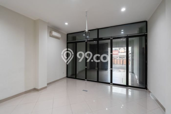 Unit Kantor Dijual di Cilandak Jakarta Selatan Luas Tanah 500m2, Luas Bangunan 578m2 Unit Kantor Dijual di Cilandak Jakarta Selatan Luas Tanah 500m2, Luas Bangunan 578m2
